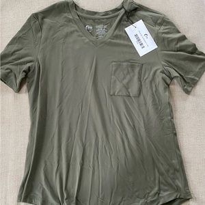 Zyia Olive Pocket Go to T v neck